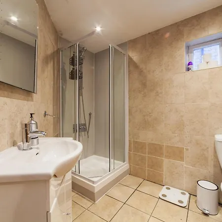 Hub Townhouse * London