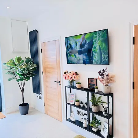 Apartment Chic E10 *
