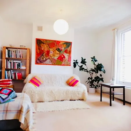 Apartment Charming Victorian Flat With Free Parking London