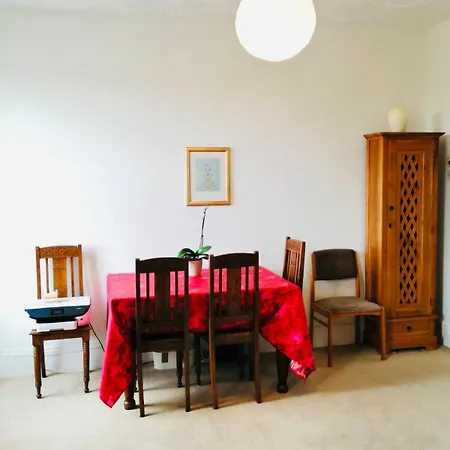 Apartment Charming Victorian Flat With Free Parking *