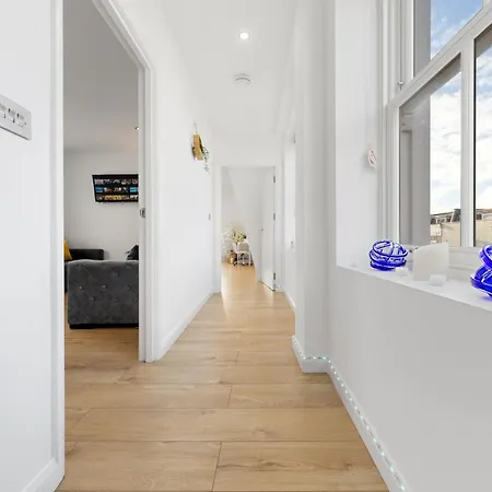 Chelsea Battersea & Private Rooftop Terrace London