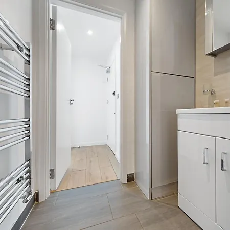 Chelsea Battersea & Private Rooftop Terrace * London