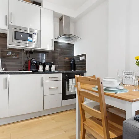 Chelsea Battersea & Private Rooftop Terrace London