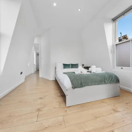 Apartment Chelsea Battersea & Private Rooftop Terrace London
