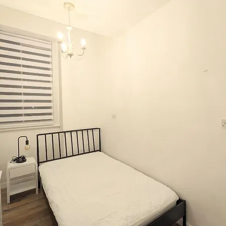 Paddington Ren Apartment