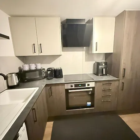 Cozy Guest Two Bedroom Flat *