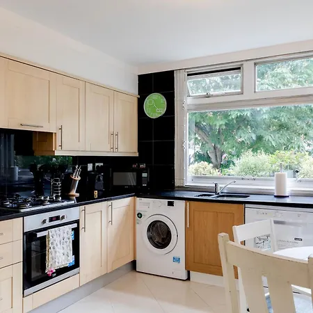 4-bedroom In Marble Arch Apartment *