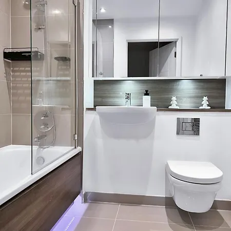 Luxury Modern 2 Bed 2 Bath