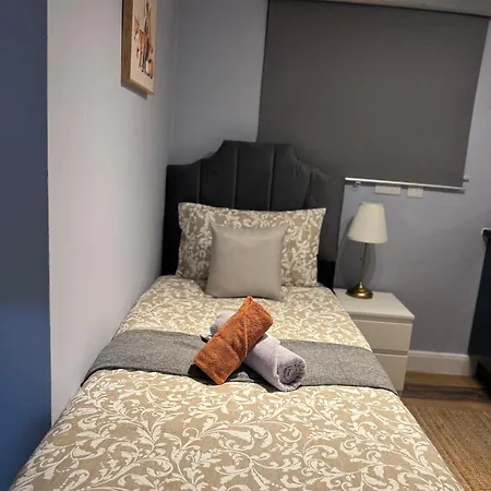 Welcome Flat 4 *