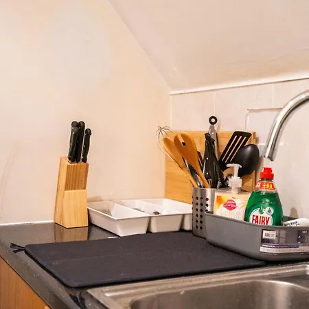 Apartment 2 Bedroom 2 Bath Flat In Wandsworth London