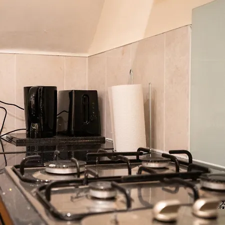 2 Bedroom 2 Bath Flat In Wandsworth Apartment London