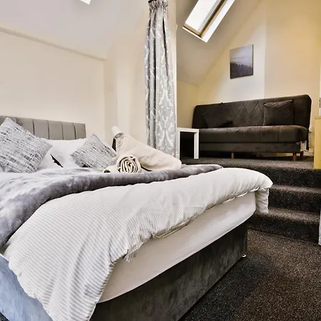 2 Bedroom 2 Bath Flat In Wandsworth Apartment London