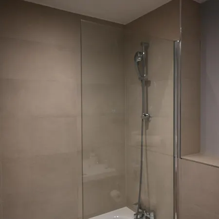 Apartment Elegant 2-bed In The Heart Of *