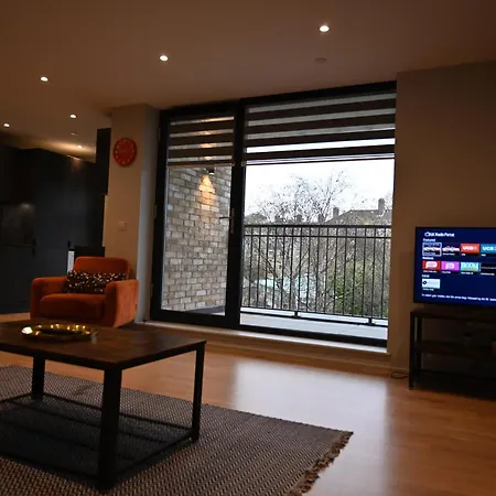 Elegant 2-bed In The Heart Of *