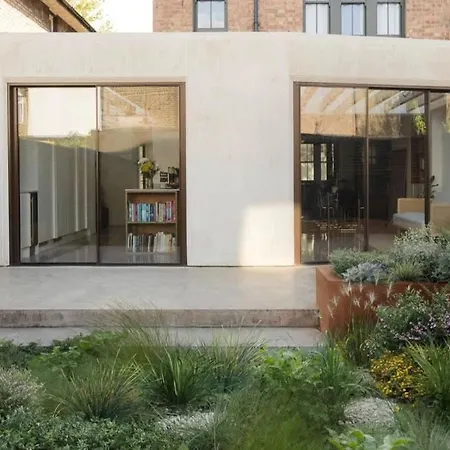 Architectural Digest - 2 Bed *