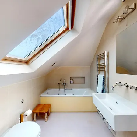 Holiday home Pass The Keys Charming House In Golders