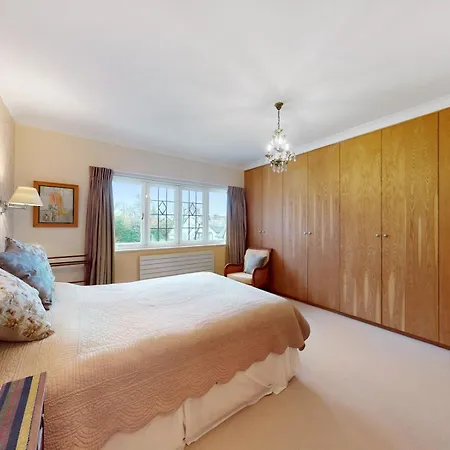 Pass The Keys Charming House In Golders * London
