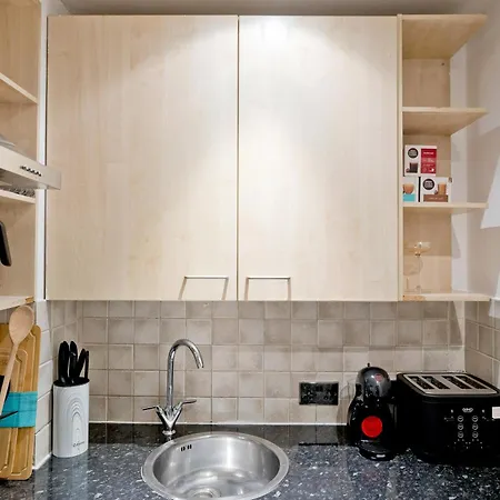 Imperial Queensborough Terrace Apartment *