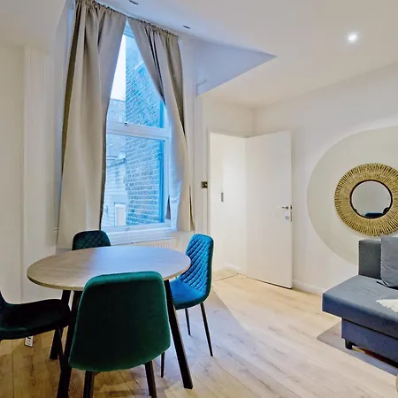 Imperial Queensborough Terrace Apartment