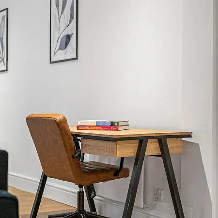 Heart Of Holborn - 2br With Patio - Cityapartmentstay Apartment *