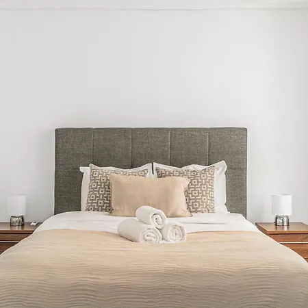 Heart Of Holborn - 2br With Patio - Cityapartmentstay * London