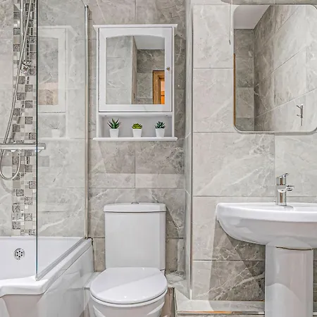 Heart Of Holborn - 2br With Patio - Cityapartmentstay Apartment