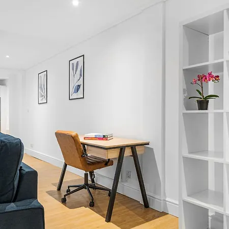 Heart Of Holborn - 2br With Patio - Cityapartmentstay