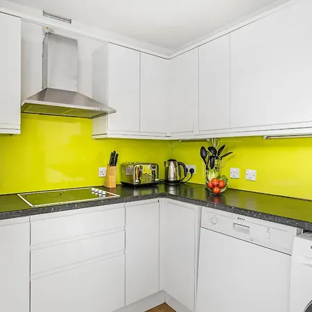 Heart Of Holborn - 2br With Patio - Cityapartmentstay Apartment