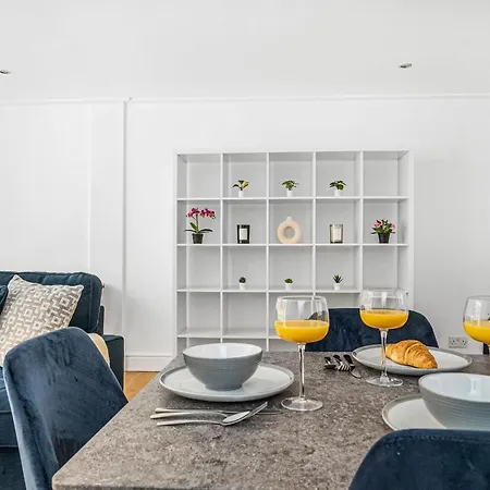 Apartment Heart Of Holborn - 2br With Patio - Cityapartmentstay London