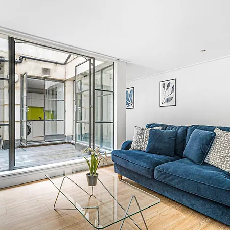 Apartment Heart Of Holborn - 2br With Patio - Cityapartmentstay *