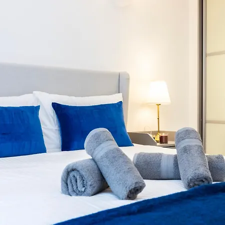2 Bed 2 Bath Deluxe Flat In Kensington *