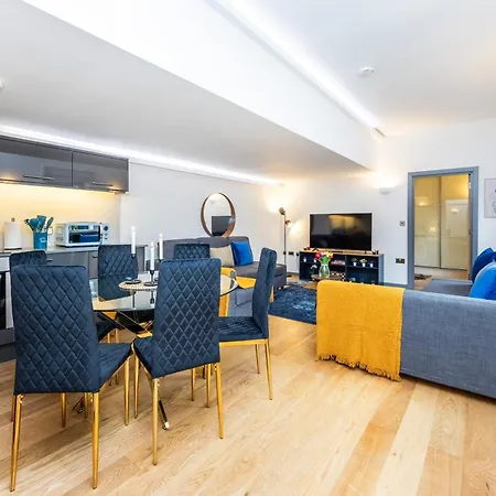 2 Bed 2 Bath Deluxe Flat In Kensington