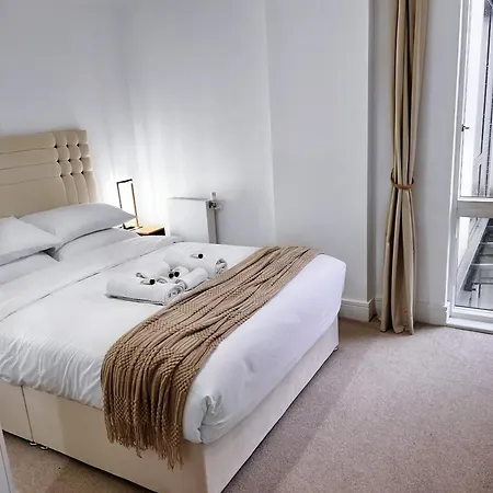 Luxury Modern 2 Bed 2 Bath * London