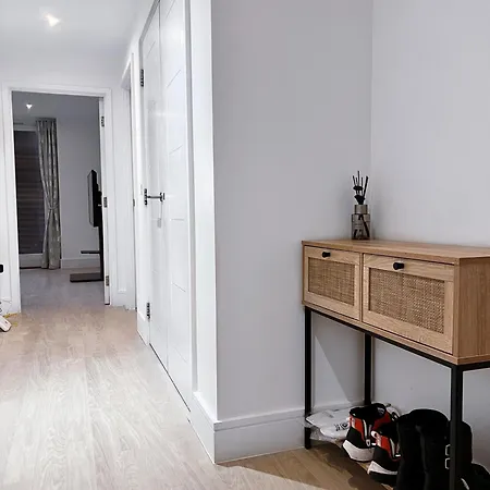 Luxury Modern 2 Bed 2 Bath * London