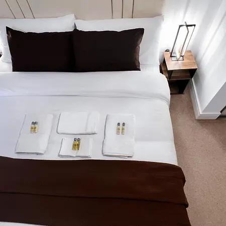 Luxury Modern 2 Bed 2 Bath Appartement *