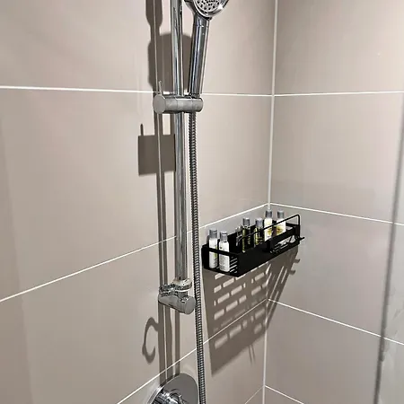 Apartment Luxury Modern 2 Bed 2 Bath