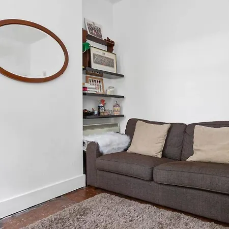 Cute, Cosy Flat Near Bridge London
