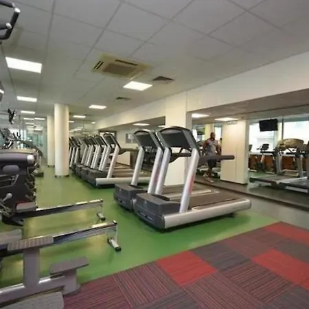 Apartment Charming 1bdr Serviced Condo! 4 Guests Pool N Free Parking *