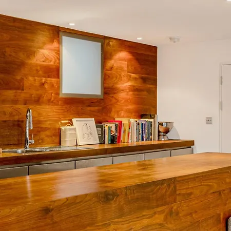 Apartment Spacious & Tranquil 2br Maisonette In Notting Hill