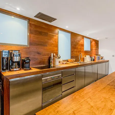 Spacious & Tranquil 2br Maisonette In Notting Hill * London