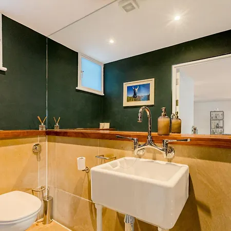 Apartment Spacious & Tranquil 2br Maisonette In Notting Hill London