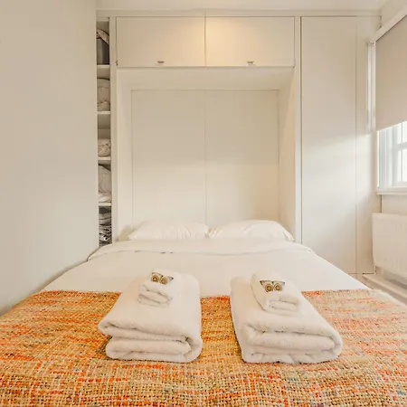 Spacious & Tranquil 2br Maisonette In Notting Hill London