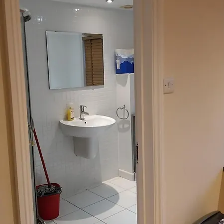 Homestay Big Ensuite With Shower And Rest And Good Garden View