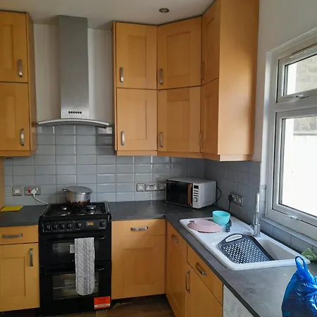 Big Ensuite With Shower And Rest And Good Garden View Homestay