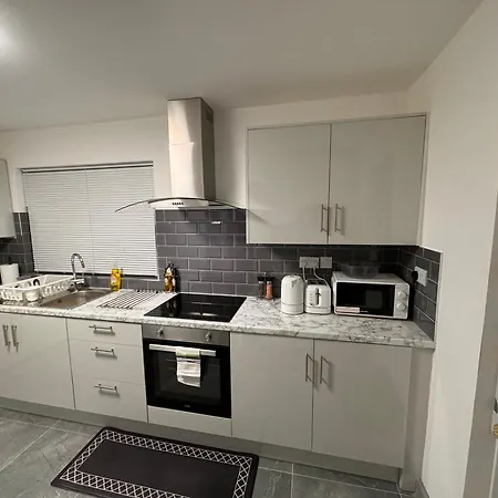 Newly Decorated 4 Bedroom Holiday home