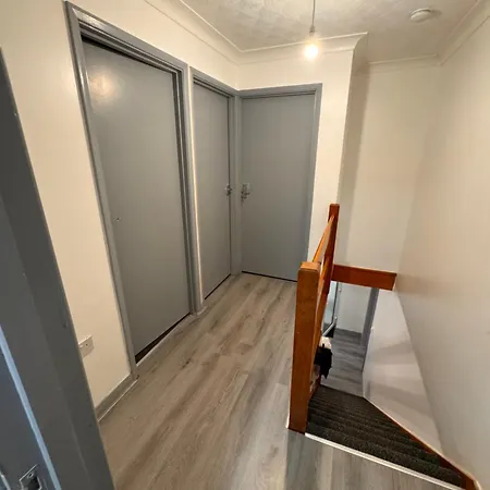 Holiday home Newly Decorated 4 Bedroom *