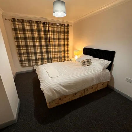 Newly Decorated 4 Bedroom