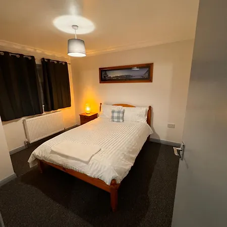 Holiday home Newly Decorated 4 Bedroom