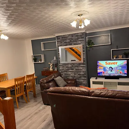 Holiday home Newly Decorated 4 Bedroom