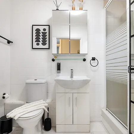 Fabulous Two Bed In Heart Of Chelsea - Apartment *